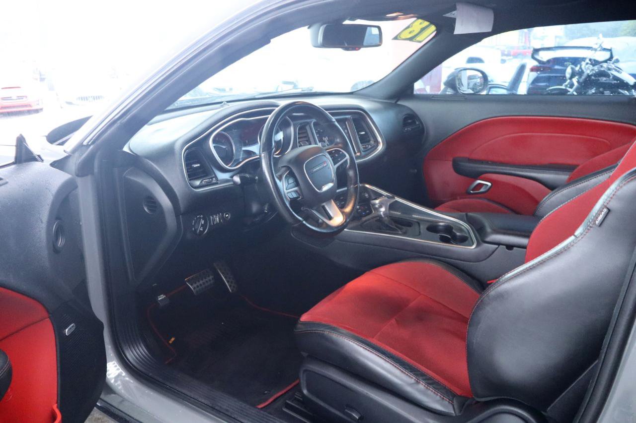 Used 2018 Dodge Challenger R/T Scat Pack w/ Dynamics Package RWD image 17