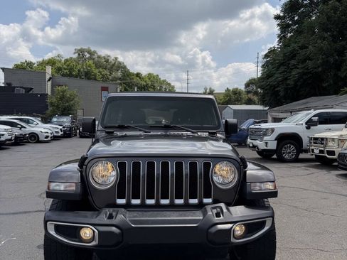 Used 2019 Jeep Wrangler Unlimited Sahara w/ Cold Weather Group AWD/4WD image 3