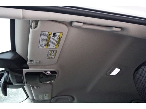 Used 2025 Subaru Outback Premium w/ Popular Package #1A AWD/4WD image 27