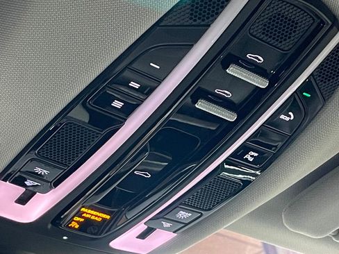 Used 2022 Porsche Panamera 4S w/ Premium Package image 50