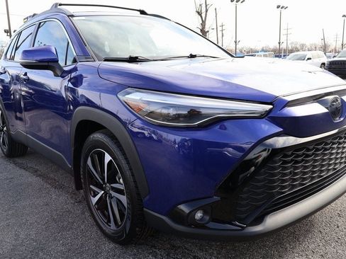 Used 2023 Toyota Corolla Cross AWD Hybrid image 2