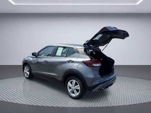 Used 2023 Nissan Kicks S FWD image 8