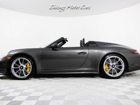 Used 2019 Porsche 911 Speedster RWD image 2