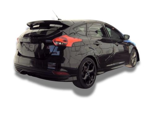 Used 2017 Ford Focus ST FWD image 4