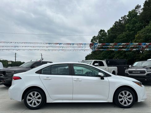 Used 2022 Toyota Corolla LE FWD image 8