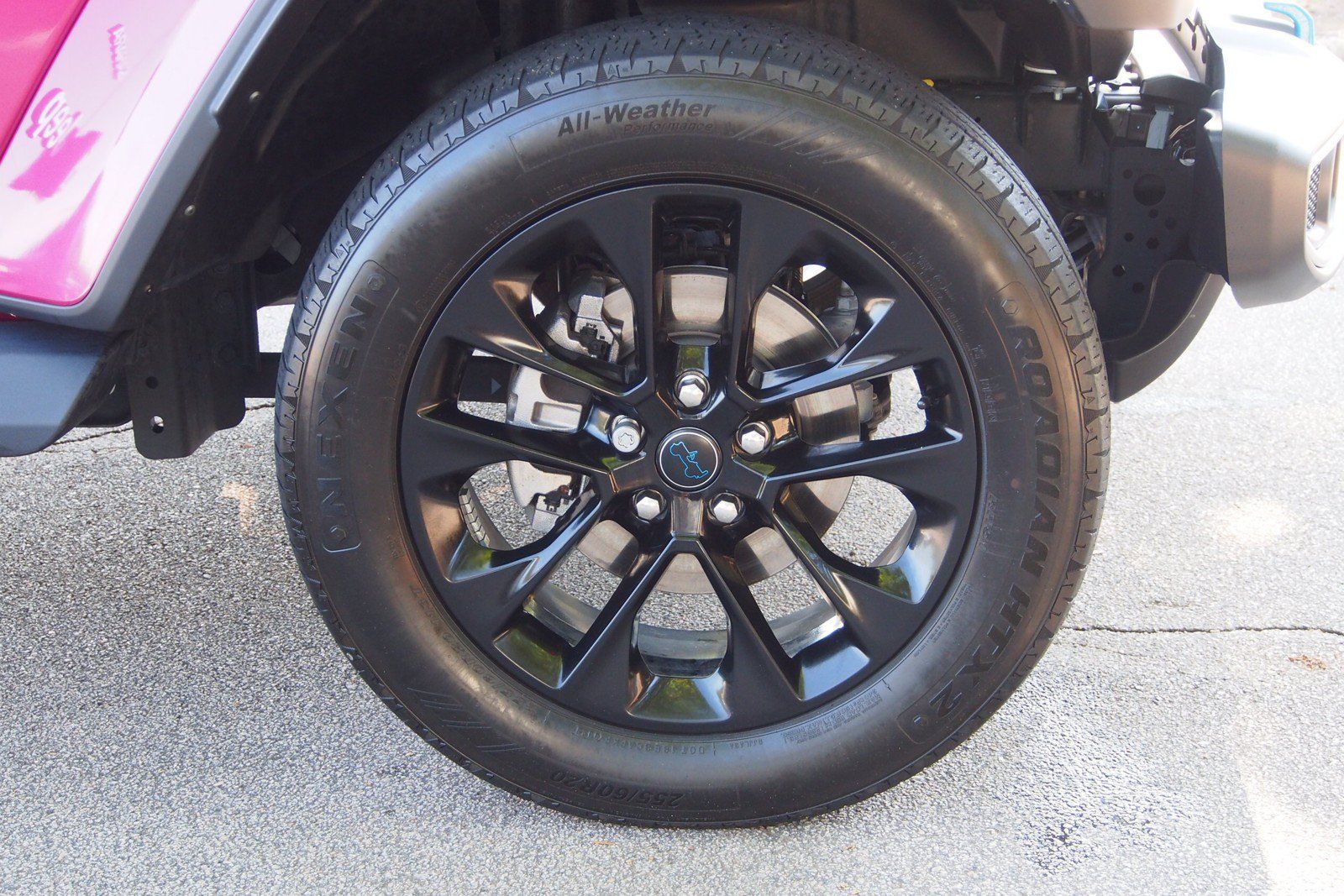 Used 2024 Jeep Wrangler Unlimited Sahara w/ Technology Group AWD/4WD image 9