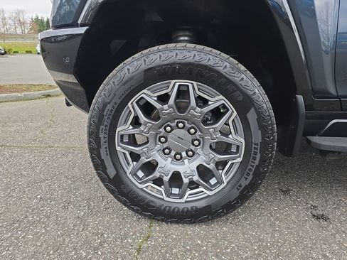 Certified 2025 GMC Hummer EV 3X image 41