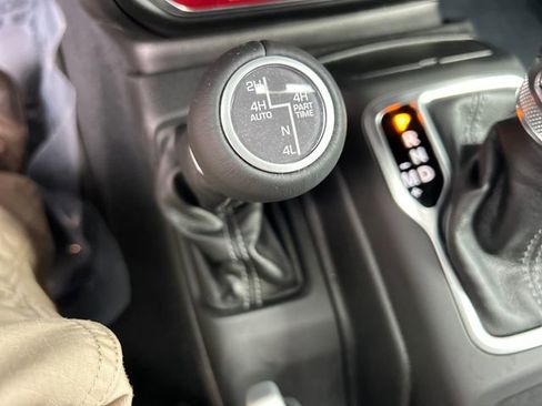 Used 2025 Jeep Gladiator Rubicon image 23