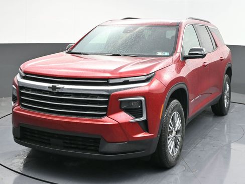 New 2026 Chevrolet Traverse LT FWD image 3
