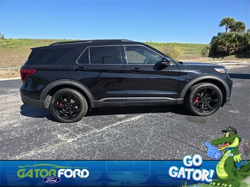 Used 2023 Ford Explorer ST w/ Equipment Group 401A image 4