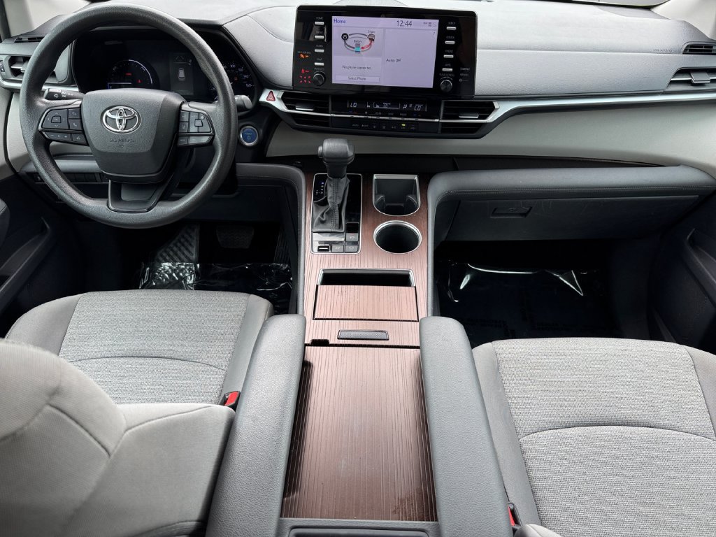 Used 2023 Toyota Sienna LE AWD/4WD image 12