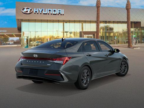 New 2026 Hyundai Elantra Hybrid FWD image 4