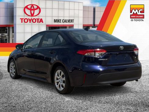 Used 2025 Toyota Corolla LE FWD image 3