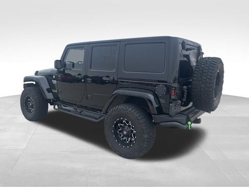 Used 2012 Jeep Wrangler Unlimited Rubicon image 4