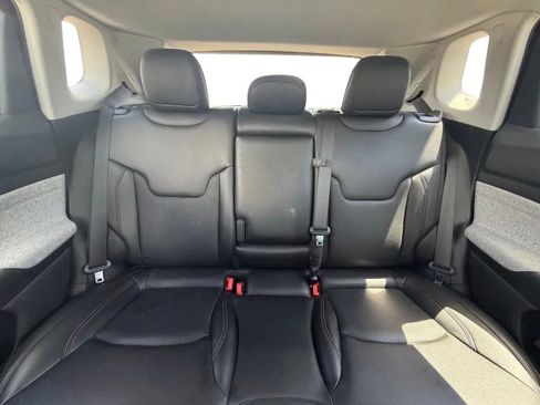 Used 2022 Jeep Compass Latitude AWD/4WD image 28