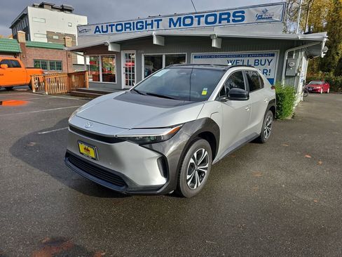 Used 2023 Toyota bZ4X XLE image 2