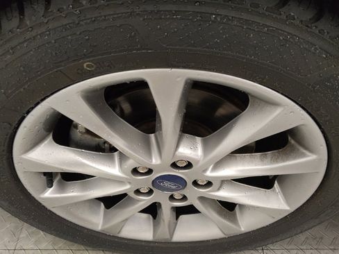 Used 2017 Ford Fusion SE w/ Fusion SE Technology Package image 31