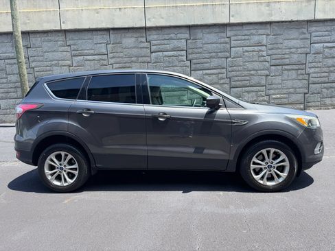 Used 2017 Ford Escape SE AWD/4WD image 6