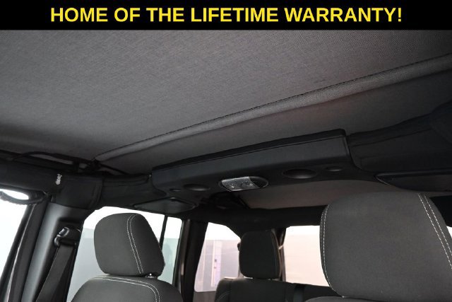 Used 2017 Jeep Wrangler Unlimited Sahara w/ Max Tow Package AWD/4WD image 31