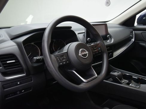 Used 2024 Nissan Rogue SV image 15