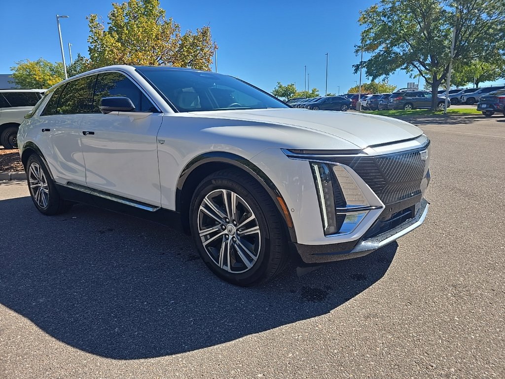 Used 2024 Cadillac Lyriq Luxury w/ LPO, Floor Liner Package AWD/4WD image 7