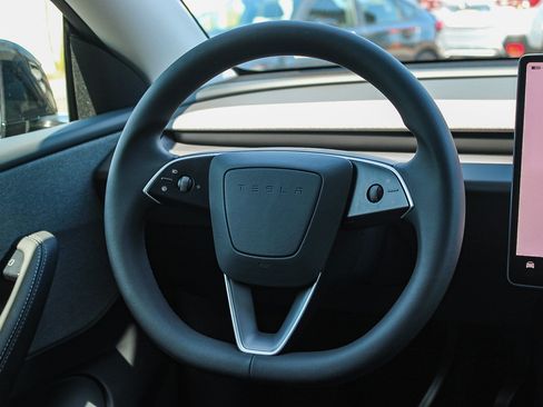 Used 2026 Tesla Model Y 2WD image 16