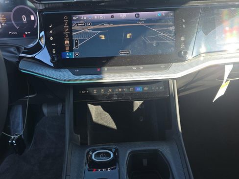 Used 2024 Jeep Wagoneer Launch Edition image 9