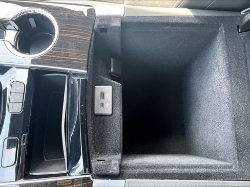 Used 2025 Cadillac Escalade Premium Luxury AWD/4WD image 16