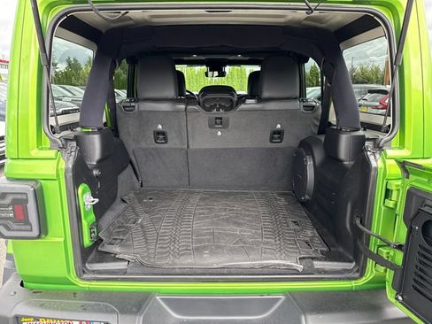 Used 2025 Jeep Wrangler Unlimited Rubicon 392 AWD/4WD image 13