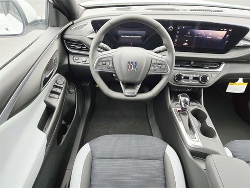 New 2026 Buick Envista Preferred image 10