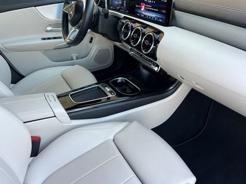 Used 2025 Mercedes-Benz CLA 250 image 17