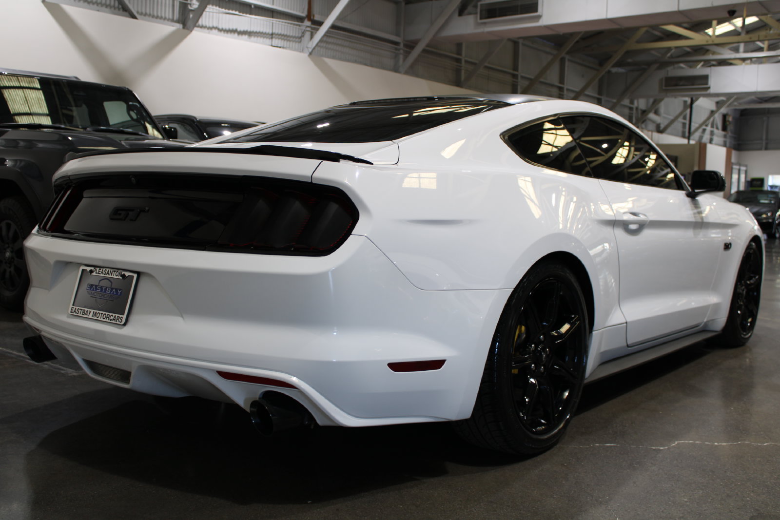 Used 2017 Ford Mustang GT RWD image 12