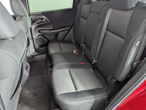 Used 2022 Mitsubishi Outlander ES image 29