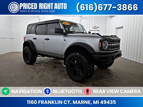 Used 2022 Ford Bronco Black Diamond image 1