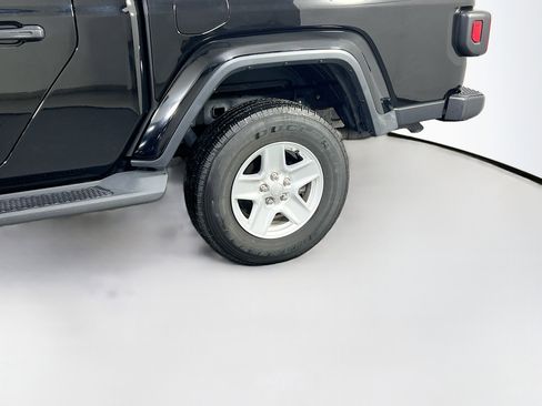Used 2022 Jeep Gladiator Sport image 30