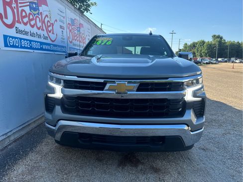 Used 2023 Chevrolet Silverado 1500 LT w/ Safety Package AWD/4WD image 5