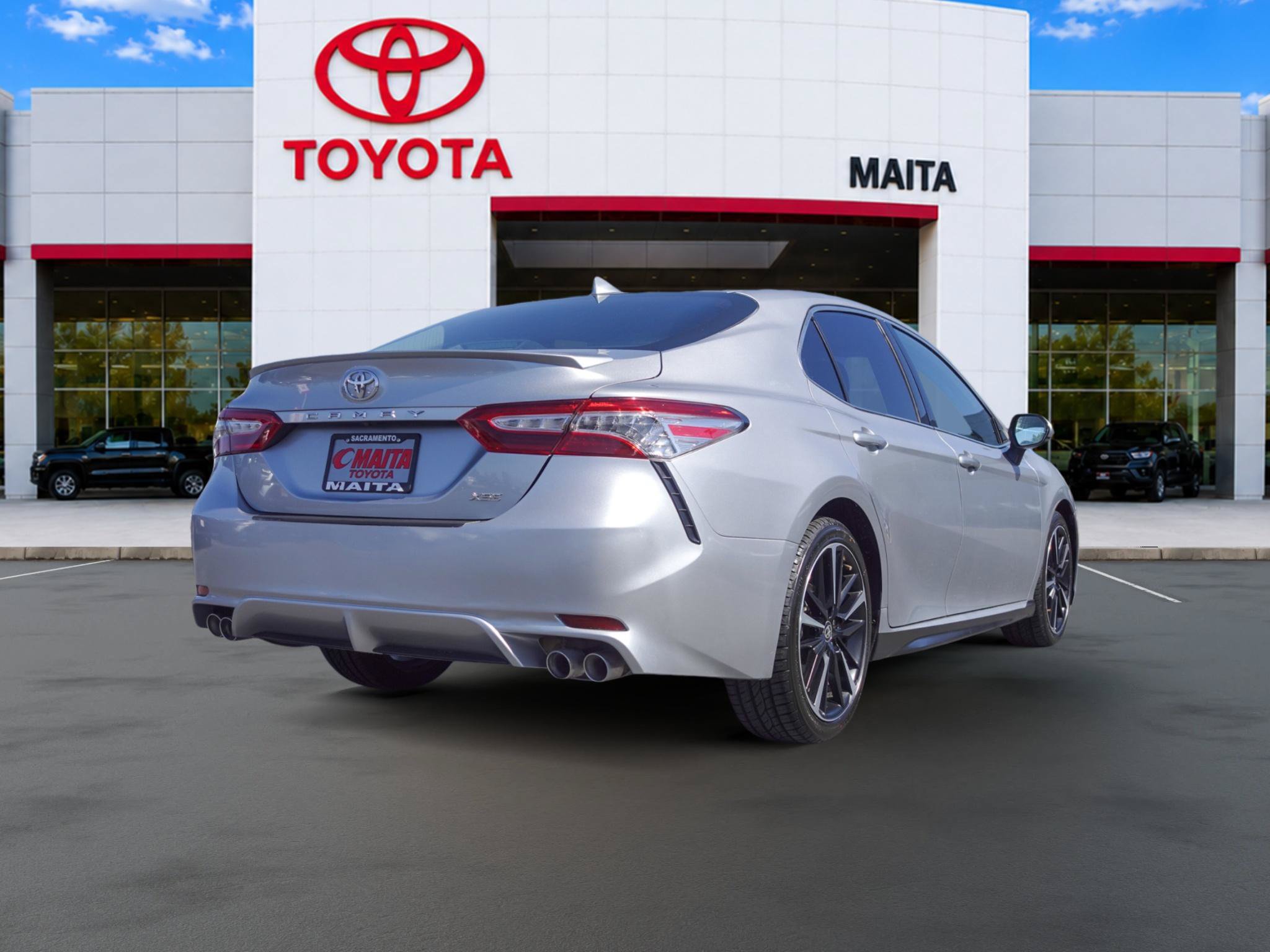 Used 2020 Toyota Camry XSE FWD image 3