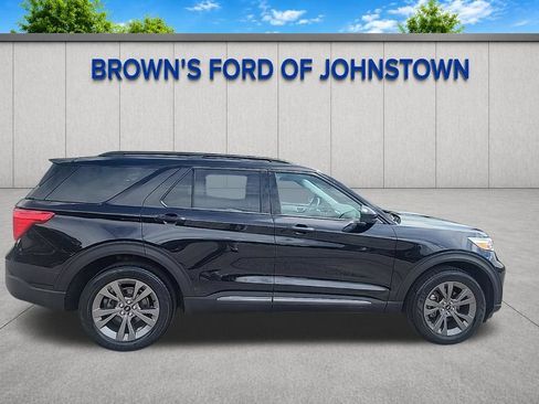 Used 2023 Ford Explorer XLT w/ Equipment Group 202A AWD/4WD image 9