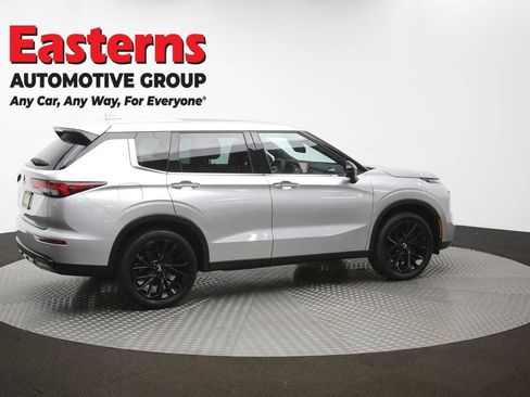 Used 2022 Mitsubishi Outlander SE image 42