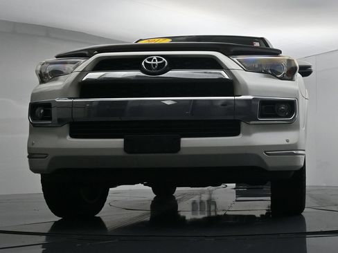 Used 2017 Toyota 4Runner Limited AWD/4WD image 29