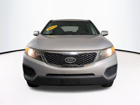 Used 2013 Kia Sorento LX image 3