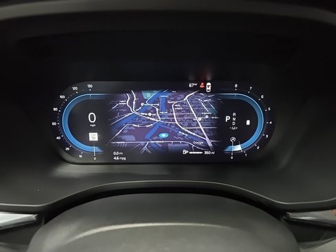 Used 2023 Volvo XC60 B5 Plus image 22