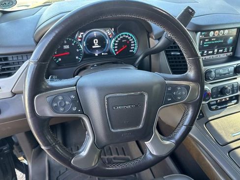 Used 2020 GMC Yukon XL Denali image 28