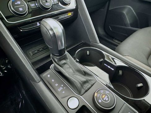 Used 2021 Volkswagen Atlas SEL Premium image 26