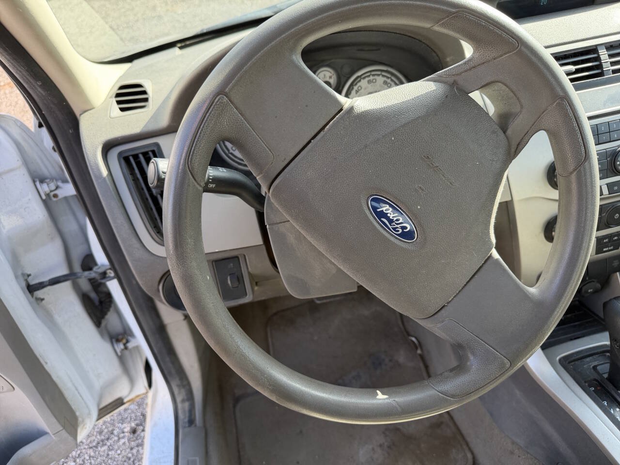 Used 2008 Ford Focus SES FWD image 32