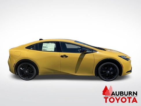 New 2026 Toyota Prius Plug-In Hybrid FWD image 8