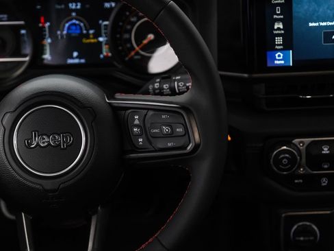 Used 2024 Jeep Wrangler Unlimited Rubicon image 23