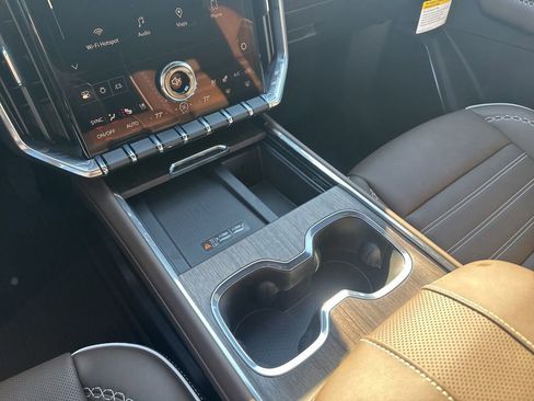 New 2026 GMC Acadia Denali Ultimate w/ LPO, Floor Liner Package image 40