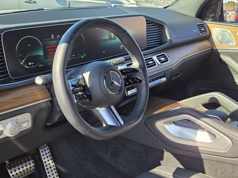 Used 2025 Mercedes-Benz GLS 450 450 4MATIC image 11