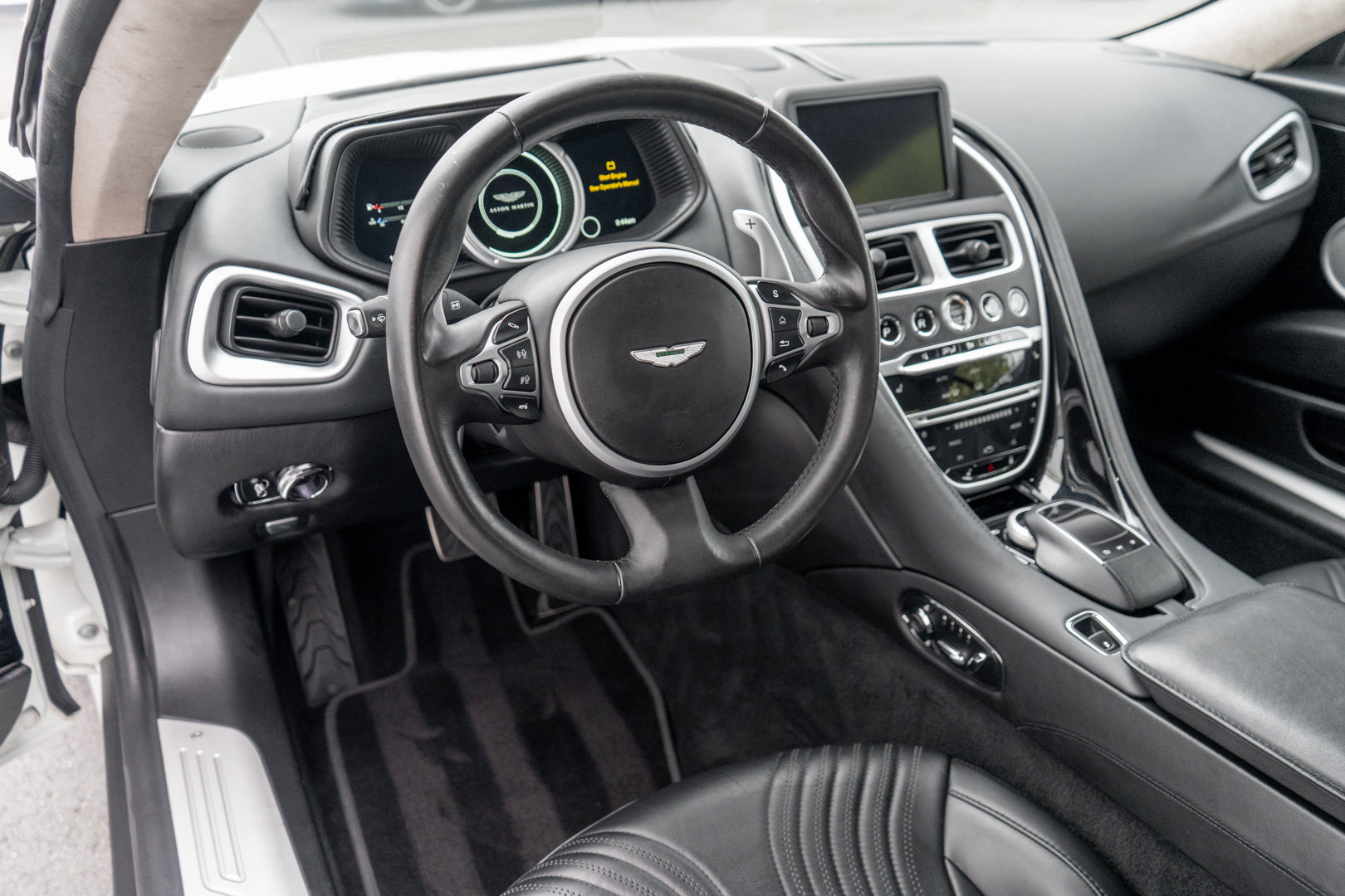 Used 2019 Aston Martin DB11 Coupe RWD image 10